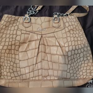 Coach leather shoulder bag